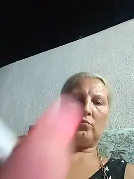 Snapshot of Divineblond chatting on 07.14.26 Divineblond online show from 07.14.26
