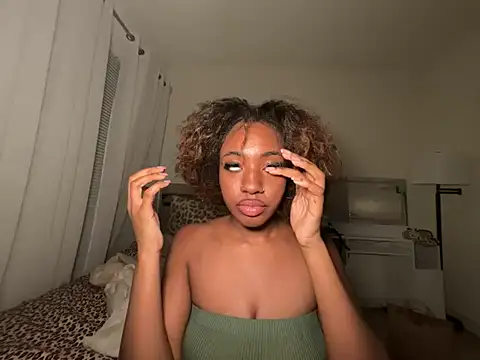 ebonydolled online show from 06.10.26