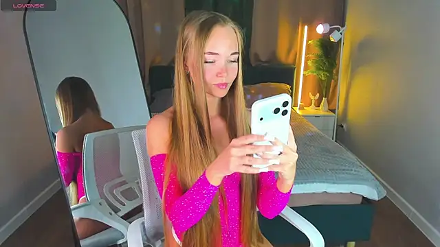 Snapshot of Milana_Sorrento chatting on 05.30.26 Milana Sorrento online show from 05.30.26