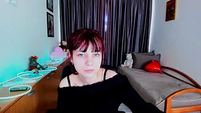Snapshot of MiniLysii chatting on 06.05.26 MiniLysii online show from 06.05.26