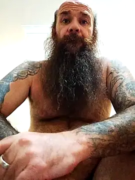 Snapshot of duzzarulz421 chatting on 05.15.26 duzzarulz421 online show from 05.15.26