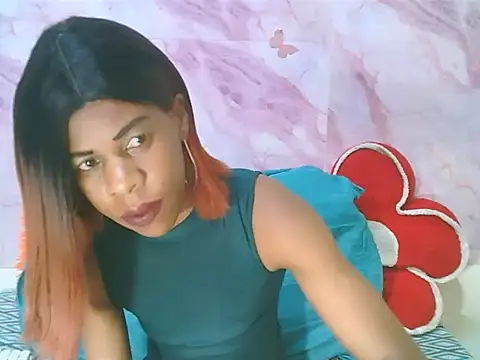 Snapshot of EbonySweetPeach chatting on 05.27.26 EbonySweetPeach online show from 05.27.26