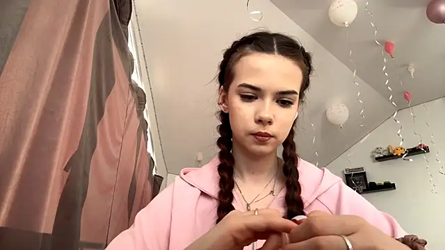 Snapshot of JoellaGrode chatting on 05.02.26 JoellaGrode online show from 05.02.26