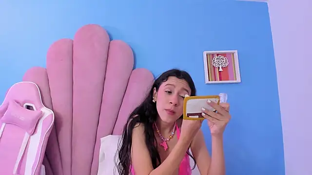 Snapshot of shery_milk chatting on 06.19.26 shery milk online show from 06.19.26