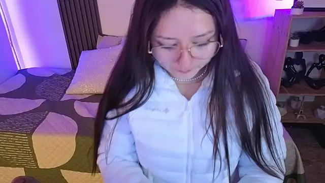 Evelyn Liiss online show from 04.23.26