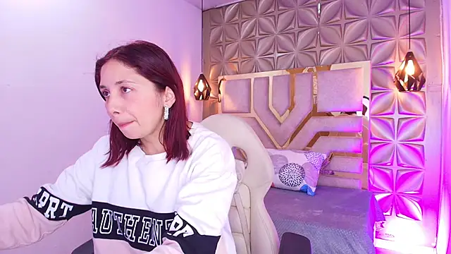 Snapshot of stephaniesun_ chatting on 06.02.26 stephaniesun online show from 06.02.26