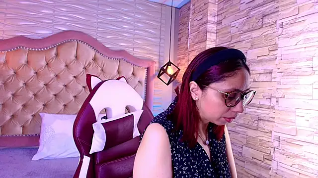 Snapshot of stephaniesun_ chatting on 07.16.26 stephaniesun online show from 07.16.26
