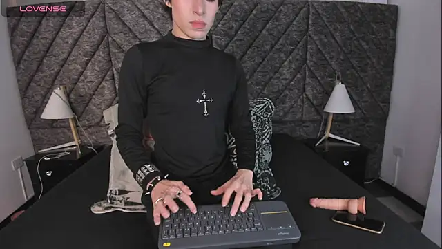 DemonFoxx online show from 06.10.26
