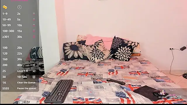 Snapshot of lolacute69_ chatting on 06.17.26 lolacute69 online show from 06.17.26