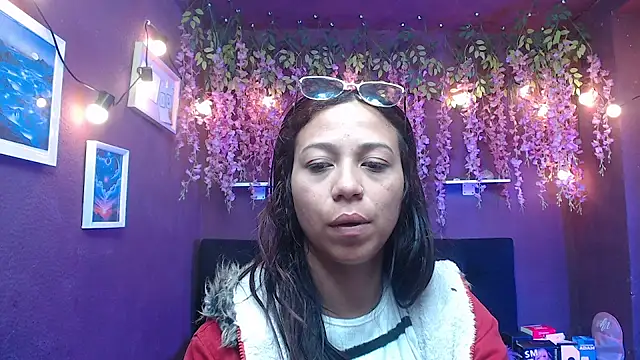 Snapshot of monik299 chatting on 05.14.26 monik299 online show from 05.14.26