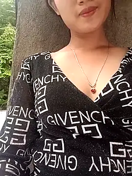 Snapshot of Rosie_LoveUU chatting on 04.27.26 Rosie LoveUU online show from 04.27.26