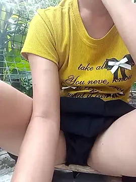 Snapshot of Rosie_LoveUU chatting on 05.27.26 Rosie LoveUU online show from 05.27.26