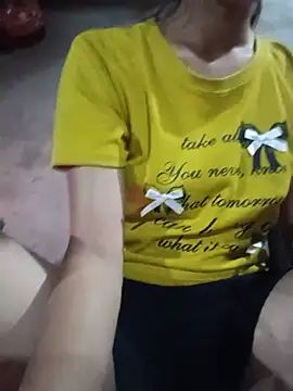 Snapshot of Rosie_LoveUU chatting on 05.27.26 Rosie LoveUU online show from 05.27.26