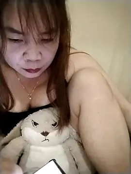 Snapshot of Squirt107 chatting on 05.09.26 Squirt107 online show from 05.09.26
