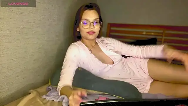 Snapshot of TessaLust_ chatting on 05.09.26 TessaLust online show from 05.09.26