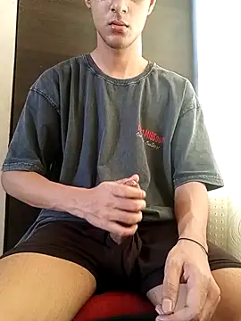 Snapshot of skinny_raj chatting on 05.17.26 skinny raj online show from 05.17.26