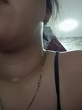 Chloe Thomsoon  online show from 05.18.26