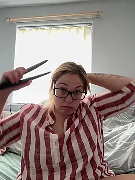 SecretRavenXO online show from 05.20.26