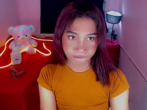 URsexyLylia online show from 05.19.26