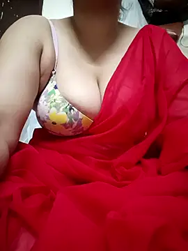 Snapshot of Aayaat__ chatting on 08.04.26 Aayaat online show from 08.04.26