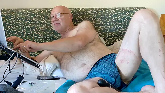 Snapshot of KinkCentral chatting on 06.21.26 KinkCentral online show from 06.21.26