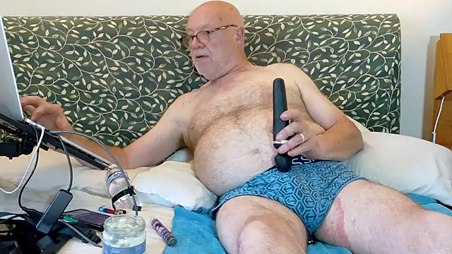 Snapshot of KinkCentral chatting on 06.23.26 KinkCentral online show from 06.23.26