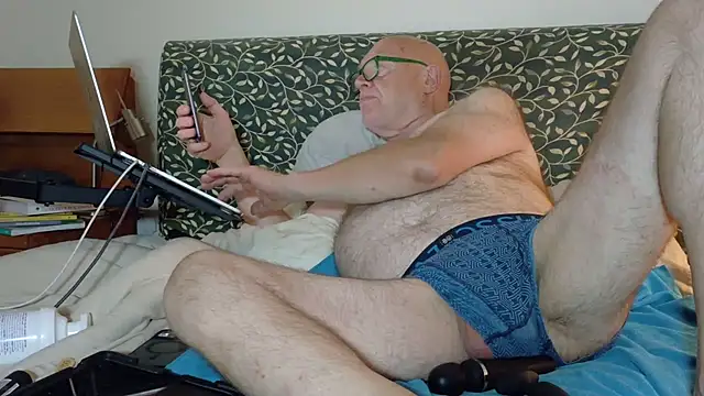 Snapshot of KinkCentral chatting on 07.15.26 KinkCentral online show from 07.15.26
