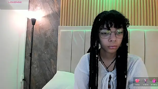 Snapshot of alice_rossi4 chatting on 05.28.26 alice rossi4 online show from 05.28.26