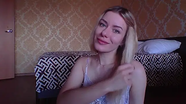 Softy Aura  online show from 05.25.26