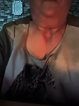 Snapshot of KICIA10 chatting on 05.19.26 KICIA10 online show from 05.19.26