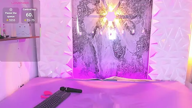 Playful Violet online show from 06.06.26