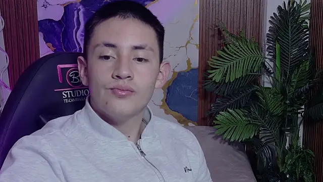 Snapshot of Andres_Tay chatting on 05.25.26 Andres Tay online show from 05.25.26