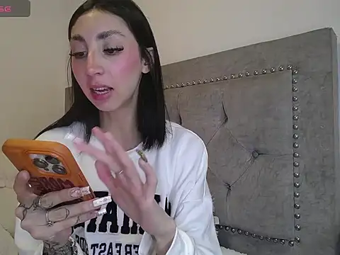 Nicoleee  28 online show from 05.22.26