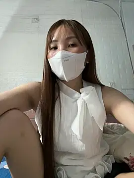 Snapshot of Miu-lete chatting on 04.24.26 Miu-lete online show from 04.24.26