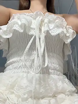 Snapshot of Miu-lete chatting on 05.20.26 Miu-lete online show from 05.20.26