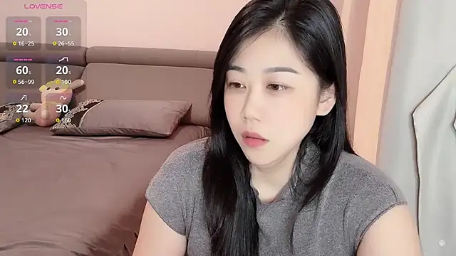 F-Yuwei online show from 06.11.26