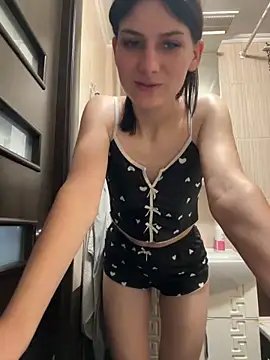Snapshot of Karisha01 chatting on 05.17.26 Karisha01 online show from 05.17.26