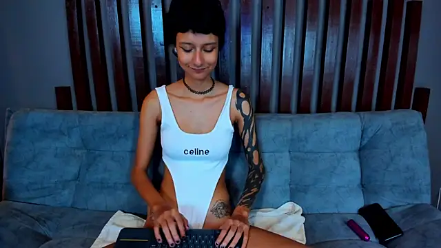 snner-velvet online show from 05.10.26