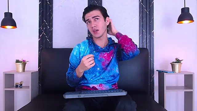 Snapshot of Feiccer_Castquer chatting on 04.27.26 Feiccer Castquer online show from 04.27.26