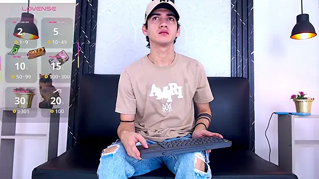 Snapshot of Feiccer_Castquer chatting on 05.19.26 Feiccer Castquer online show from 05.19.26