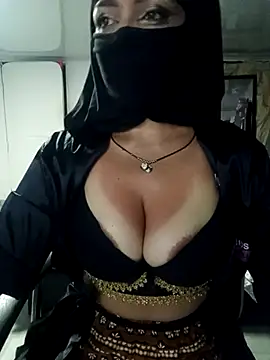 Snapshot of nadia__abaud chatting on 03.11.25 nadia abaud online show from 03.11.25