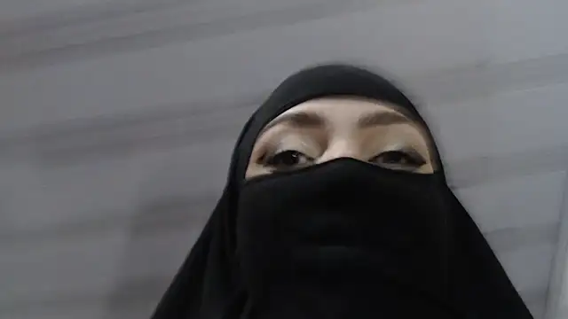 Snapshot of nadia__abaud chatting on 06.06.26 nadia abaud online show from 06.06.26