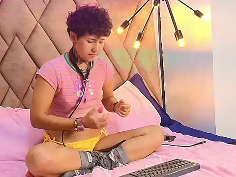 Zoe-xox online show from 04.28.26