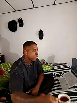 Snapshot of Hector-black chatting on 05.10.26 Hector-black online show from 05.10.26