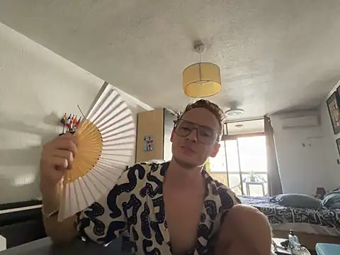 BlondieVelvet online show from 05.05.26