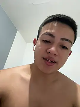 santiagoo madrid online show from 04.27.26