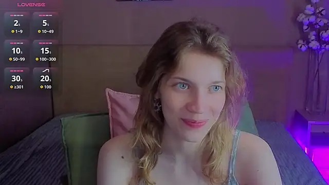 Snapshot of Emily_Cartex chatting on 07.28.26 Emily Cartex online show from 07.28.26