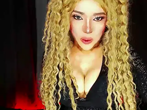 Snapshot of MalasaNGANI chatting on 05.16.26 MalasaNGANI online show from 05.16.26