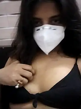 Snapshot of NAUGHTY-RASHI chatting on 05.15.26 NAUGHTY-RASHI online show from 05.15.26