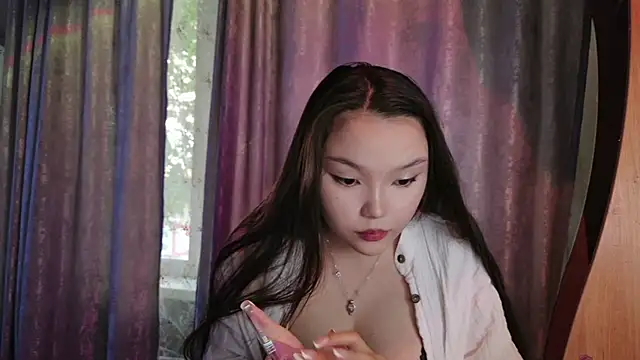 Snapshot of cherrry_milk chatting on 06.26.26 cherrry milk online show from 06.26.26